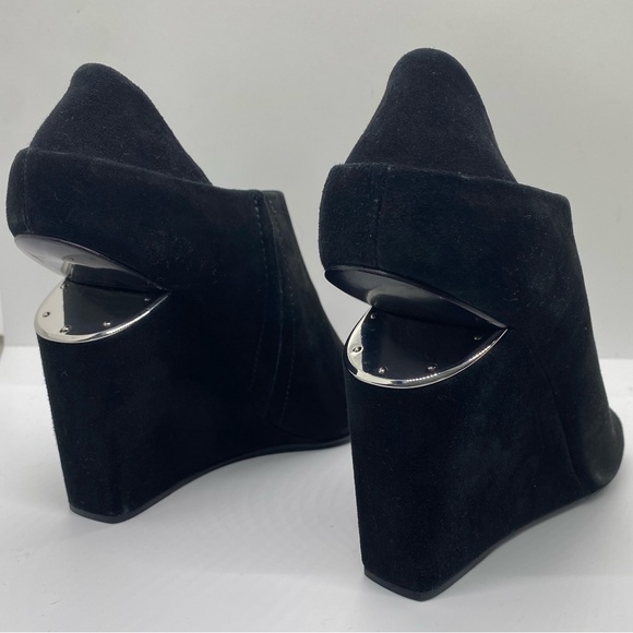 ✨ ALEXANDER WANG “Alla” Suede Peep toe wedge booties with silver cutout plate - Picture 10 of 13